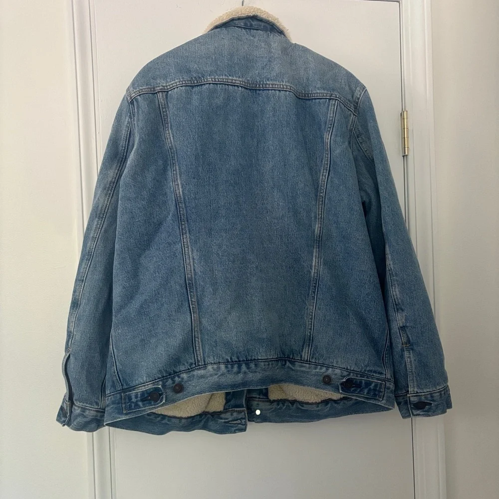 Levis cozy cream